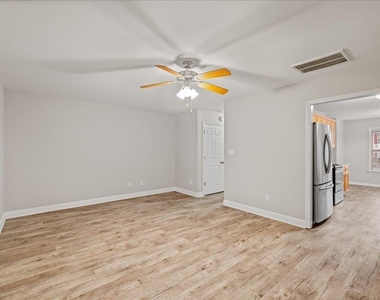 120 Gatwick Court - Photo Thumbnail 9