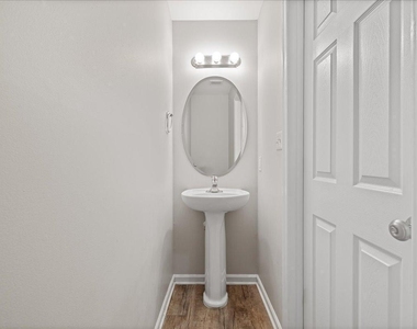 120 Gatwick Court - Photo Thumbnail 13