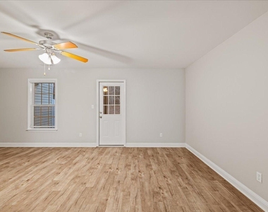120 Gatwick Court - Photo Thumbnail 12