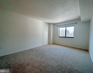 15100 Interlachen Drive - Photo Thumbnail 8