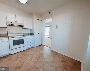 15100 Interlachen Drive - Photo Thumbnail 2
