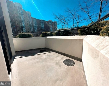 15100 Interlachen Drive - Photo Thumbnail 14
