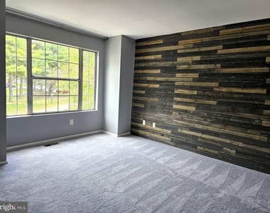12146 Flag Harbor Drive - Photo Thumbnail 4
