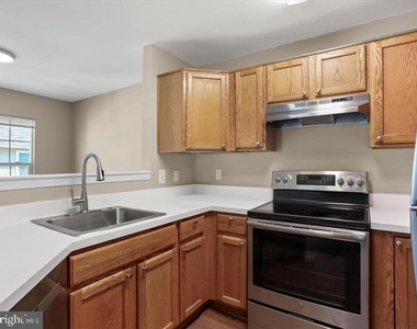 11312 King George Drive - Photo Thumbnail 10
