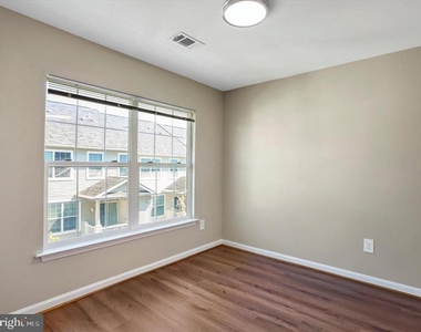 11312 King George Drive - Photo Thumbnail 8