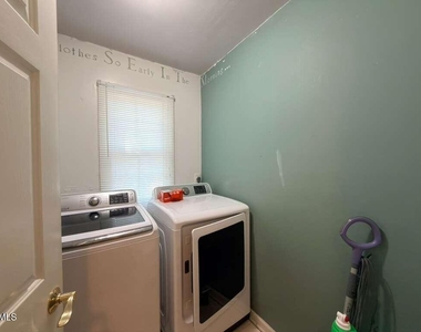 109 E Seve Court - Photo Thumbnail 27