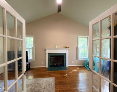 109 E Seve Court - Photo Thumbnail 3