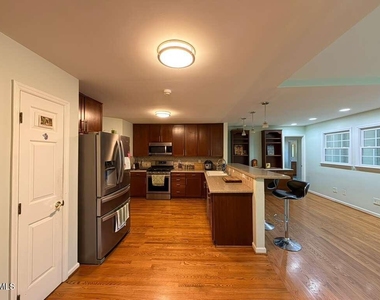 109 E Seve Court - Photo Thumbnail 14