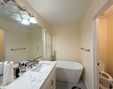 109 E Seve Court - Photo Thumbnail 20