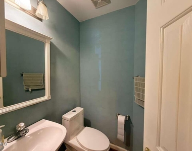 109 E Seve Court - Photo Thumbnail 17