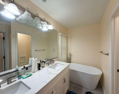 109 E Seve Court - Photo Thumbnail 19