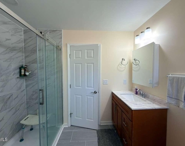 109 E Seve Court - Photo Thumbnail 26