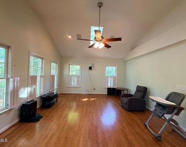 109 E Seve Court - Photo Thumbnail 6