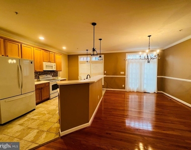 10631 Sandown Way - Photo Thumbnail 3