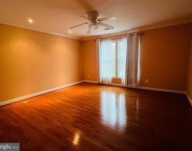 10631 Sandown Way - Photo Thumbnail 14