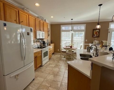 10631 Sandown Way - Photo Thumbnail 7