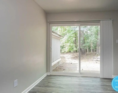 124 Rectory Street - Photo Thumbnail 7