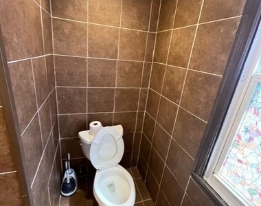 250 E 7th Street - Photo Thumbnail 16