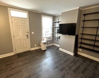 250 E 7th Street - Photo Thumbnail 4