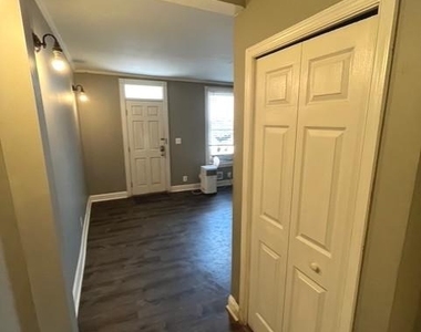 250 E 7th Street - Photo Thumbnail 2