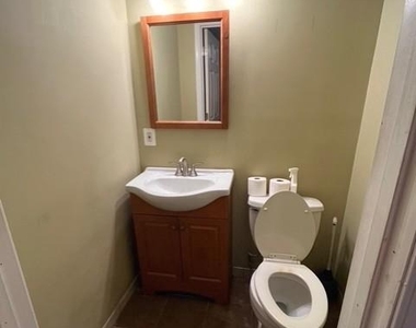 250 E 7th Street - Photo Thumbnail 3