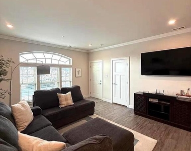 10129 Fosset Street - Photo Thumbnail 3