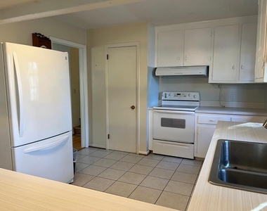 708 Austin Avenue - Photo Thumbnail 28