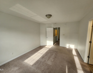 2010 Grassy Banks Drive - Photo Thumbnail 3