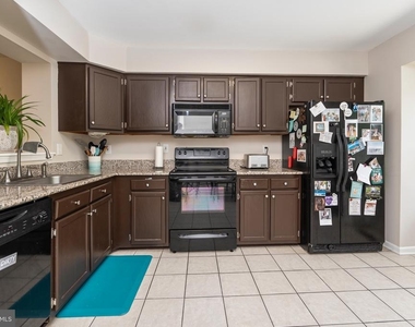 1127 Kelfield - Photo Thumbnail 14