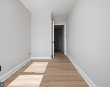 3525 Kentucky Avenue - Photo Thumbnail 11