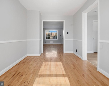 3525 Kentucky Avenue - Photo Thumbnail 6