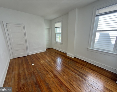 513 E 41st Street E - Photo Thumbnail 9