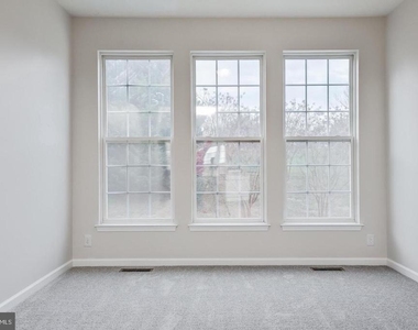 1432 Pangbourne Way - Photo Thumbnail 17
