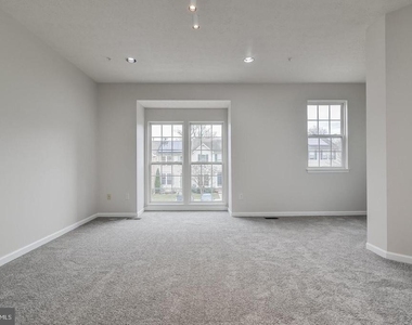 1432 Pangbourne Way - Photo Thumbnail 8