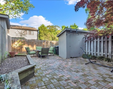 1052 Cedar Ridge Court - Photo Thumbnail 28