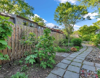 1052 Cedar Ridge Court - Photo Thumbnail 32