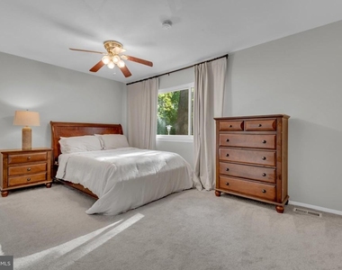1052 Cedar Ridge Court - Photo Thumbnail 17