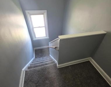 403 Greenhill Avenue - Photo Thumbnail 6