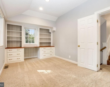 3233 Stephenson Place Nw - Photo Thumbnail 4