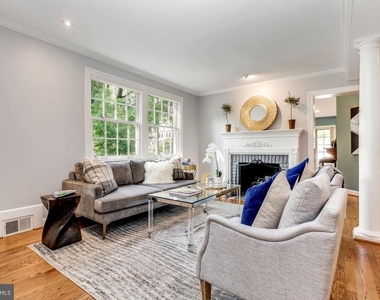3233 Stephenson Place Nw - Photo Thumbnail 2