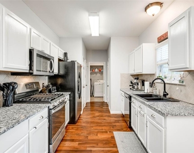 12221 Buzz Schneider Ln - Photo Thumbnail 6