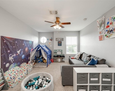 12221 Buzz Schneider Ln - Photo Thumbnail 25