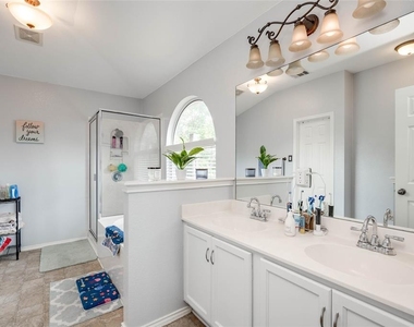 12221 Buzz Schneider Ln - Photo Thumbnail 19