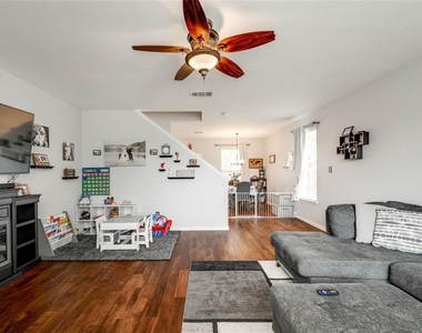 12221 Buzz Schneider Ln - Photo Thumbnail 5