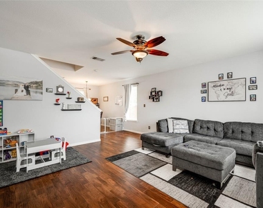 12221 Buzz Schneider Ln - Photo Thumbnail 3