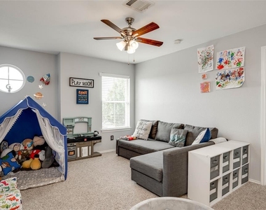 12221 Buzz Schneider Ln - Photo Thumbnail 24
