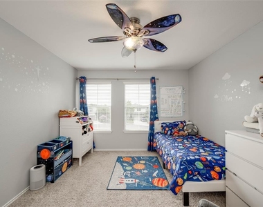 12221 Buzz Schneider Ln - Photo Thumbnail 20