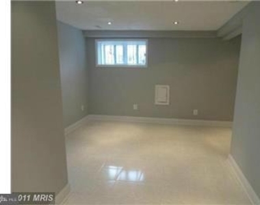 1442 Independence Avenue Se - Photo Thumbnail 3