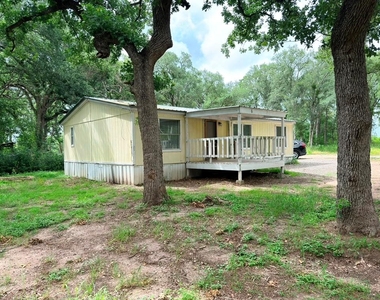 8607 Burleson Manor Rd - Photo Thumbnail 3