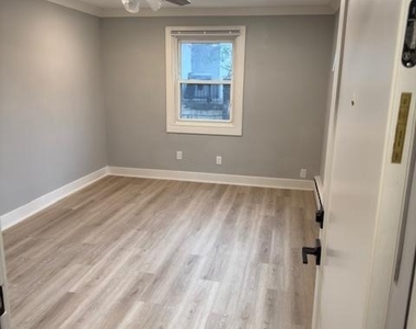 4253 Brooks Street Ne - Photo Thumbnail 9